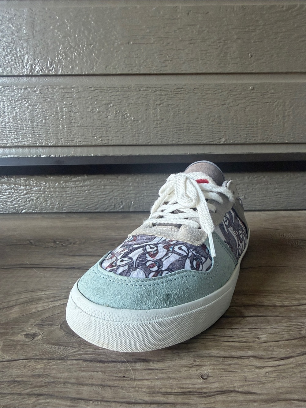 Inkkas Unisex Casual  Low-Profile Sneakers in Mint and Cream size M 9/ W 11